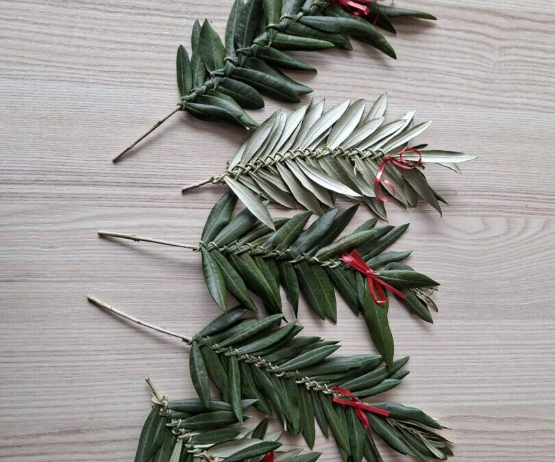 Škola čuva običaje: pletenje datala za Cvjetnicu