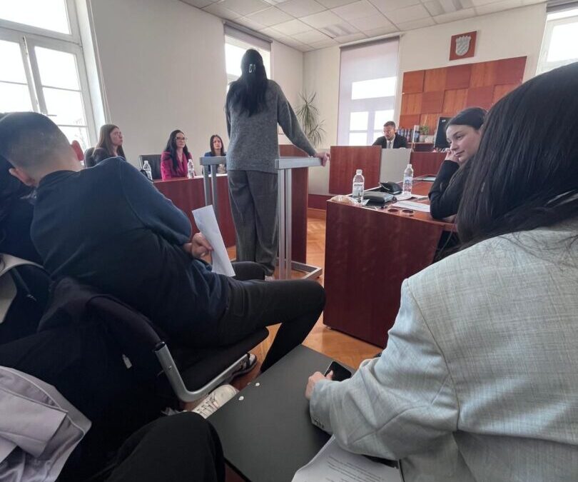 Od školskih klupa do sudnice – naši učenici pobijedili u obje parnice